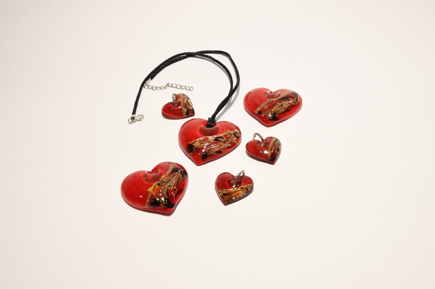 Necklace with heart pendant in Murano glass with gold leaf