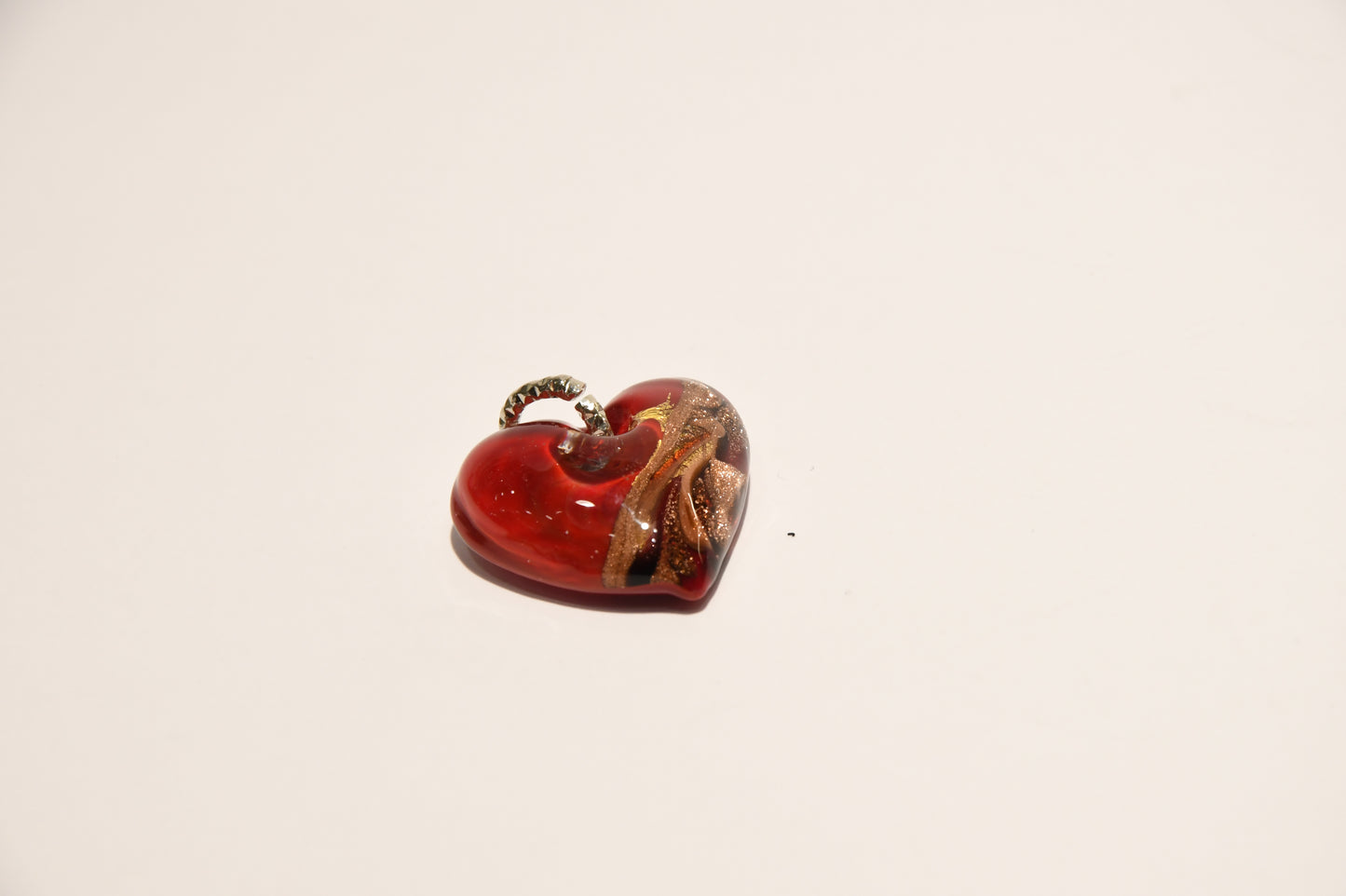 Necklace with heart pendant in Murano glass with gold leaf