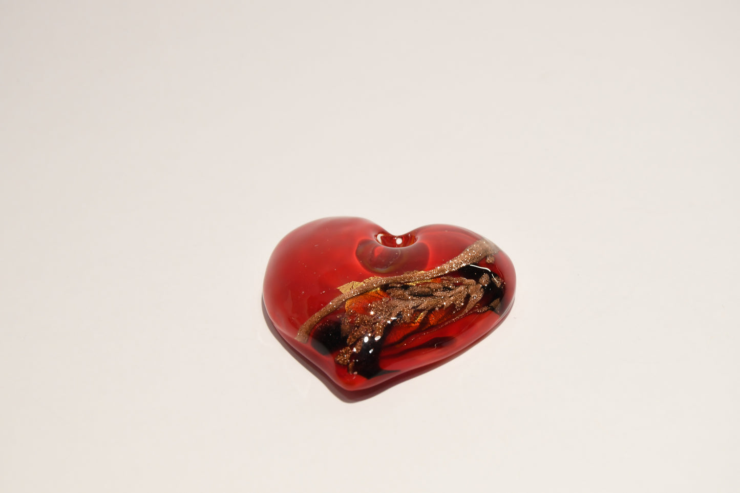 Necklace with heart pendant in Murano glass with gold leaf