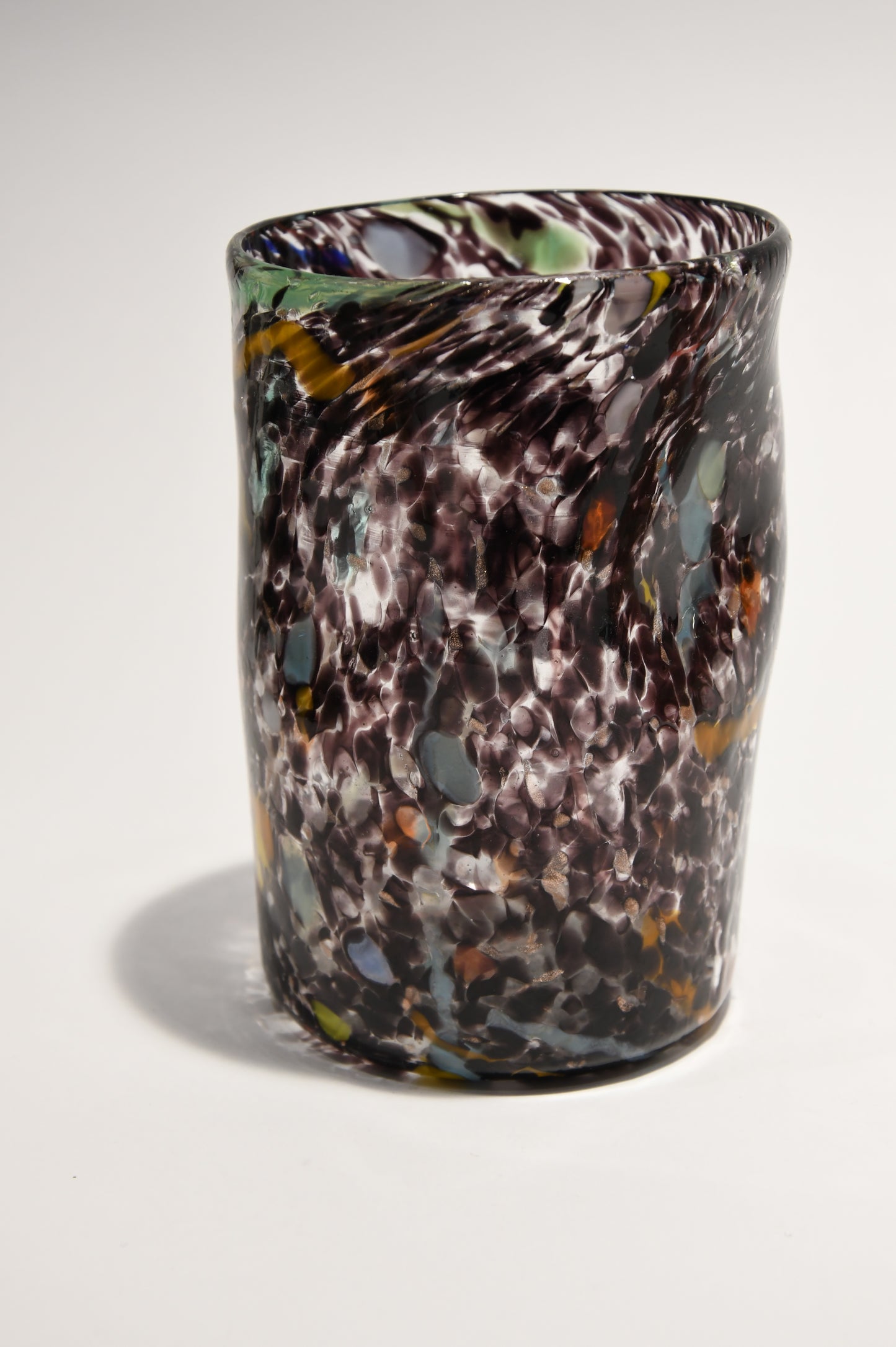 Murano glass tumbler with color spots and Aventurine