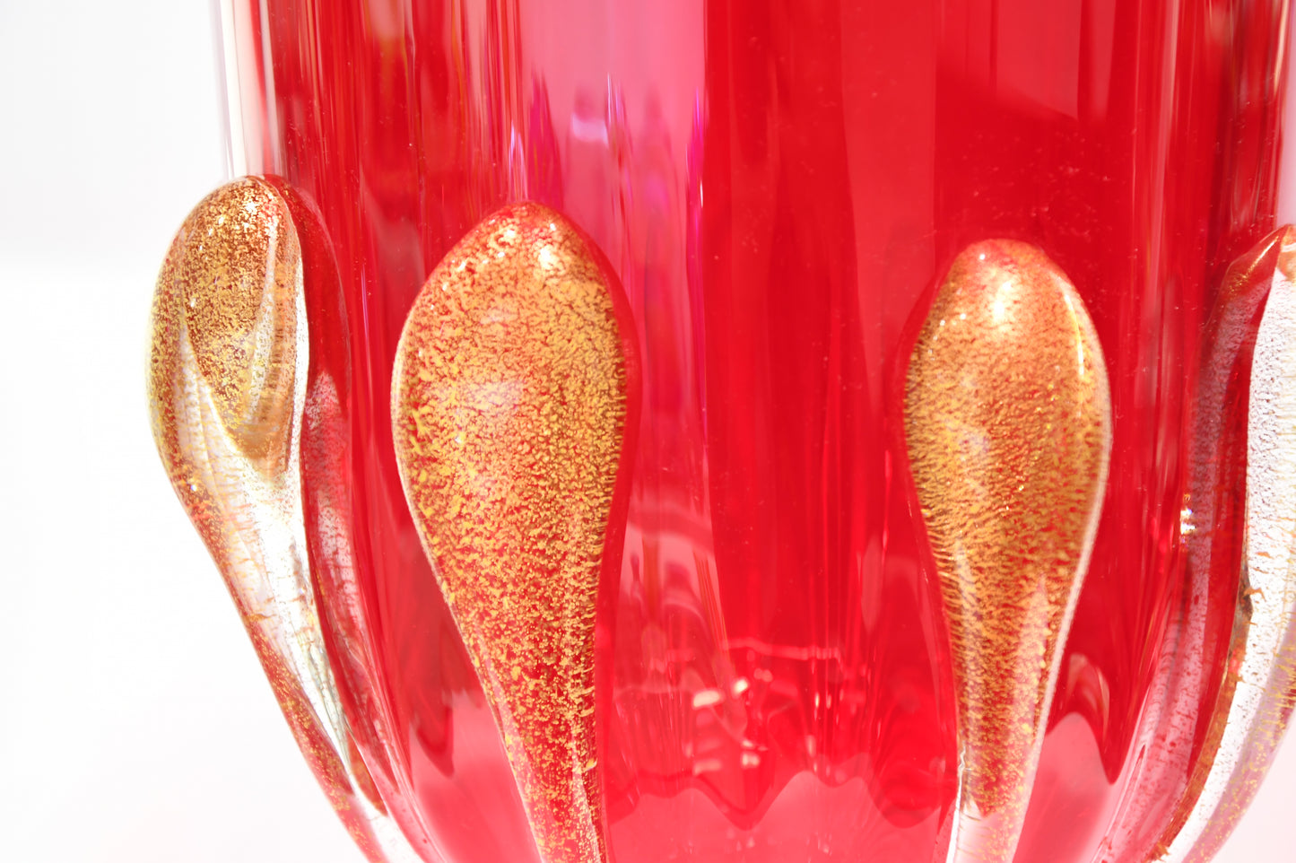 Vaso rosso con goccioli d'oro 24kt in vetro di Murano