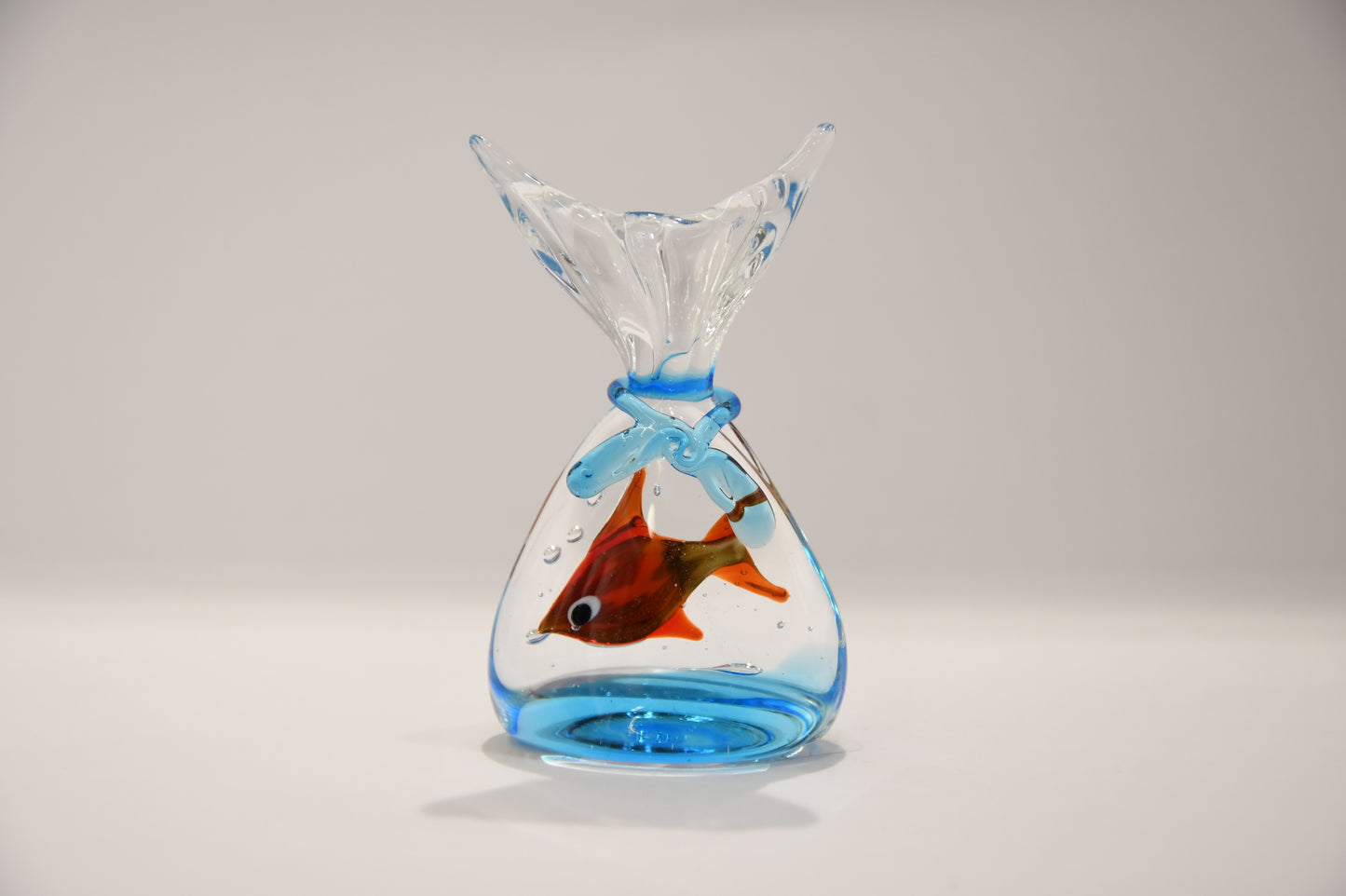 Aquarium with goldfish in Murano glass