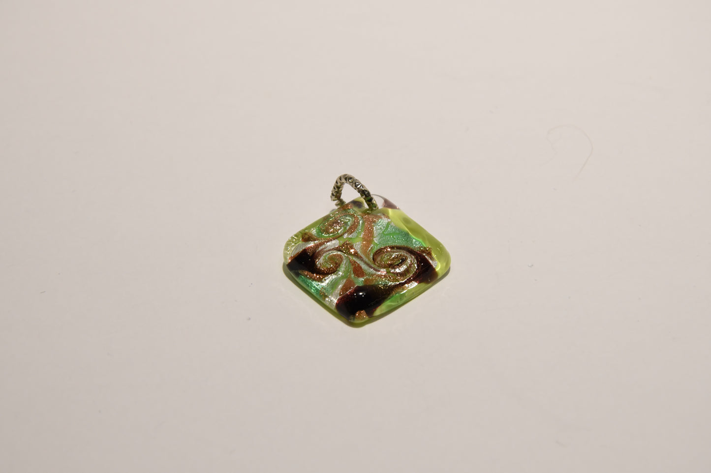 Necklace with Murano glass rhombus pendant