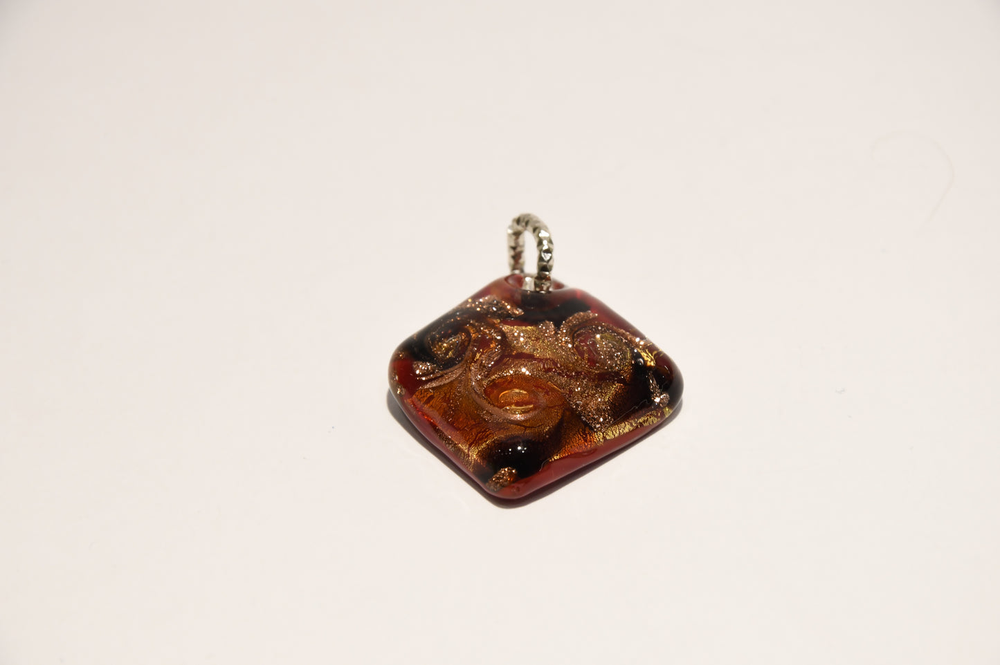 Necklace with Murano glass rhombus pendant