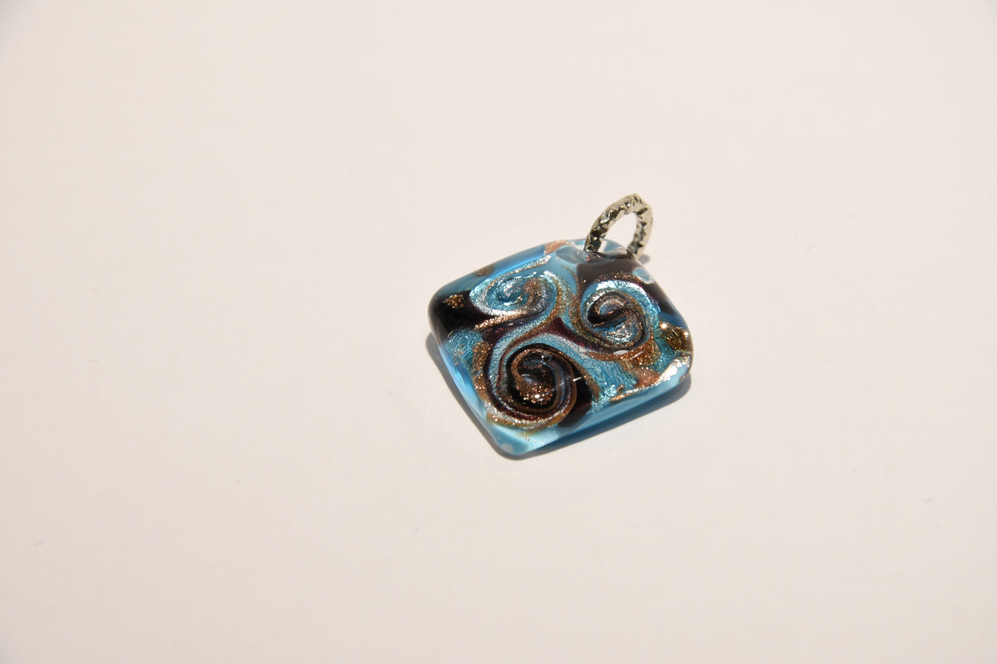 Necklace with Murano glass rhombus pendant